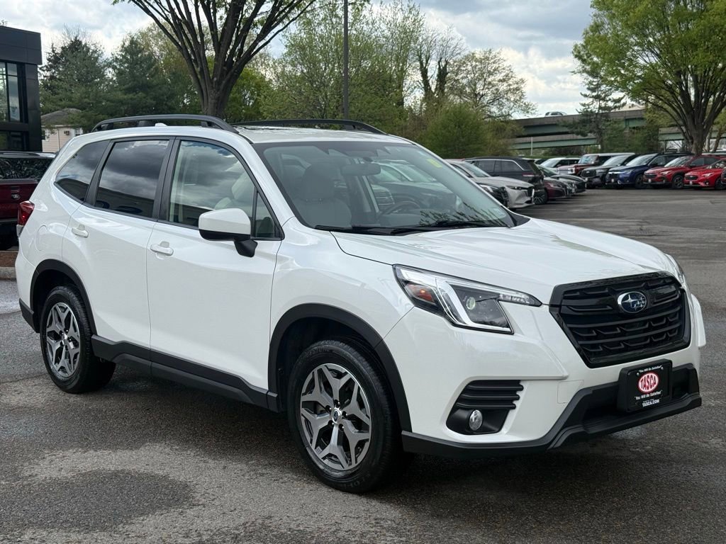 Used 2023 Subaru Forester Premium image 4