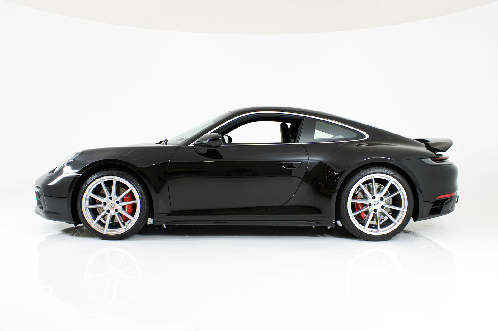 Used 2021 Porsche 911 Carrera S RWD image 3