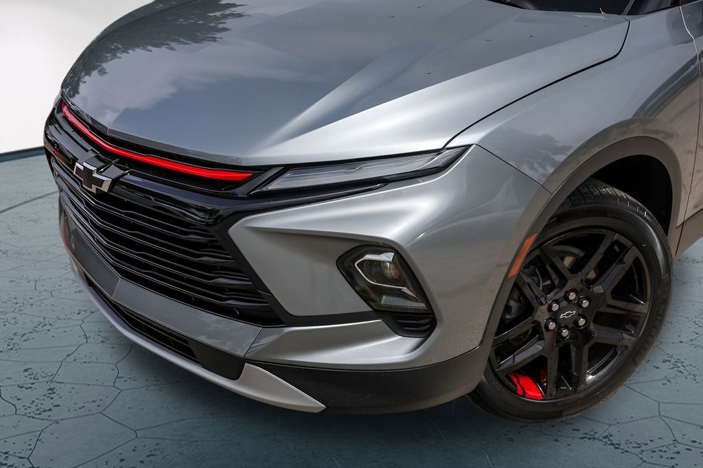 Used 2024 Chevrolet Blazer LT w/ Redline Edition FWD image 3