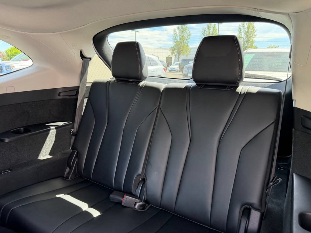 Used 2023 Acura MDX w/ Technology Package AWD/4WD image 32