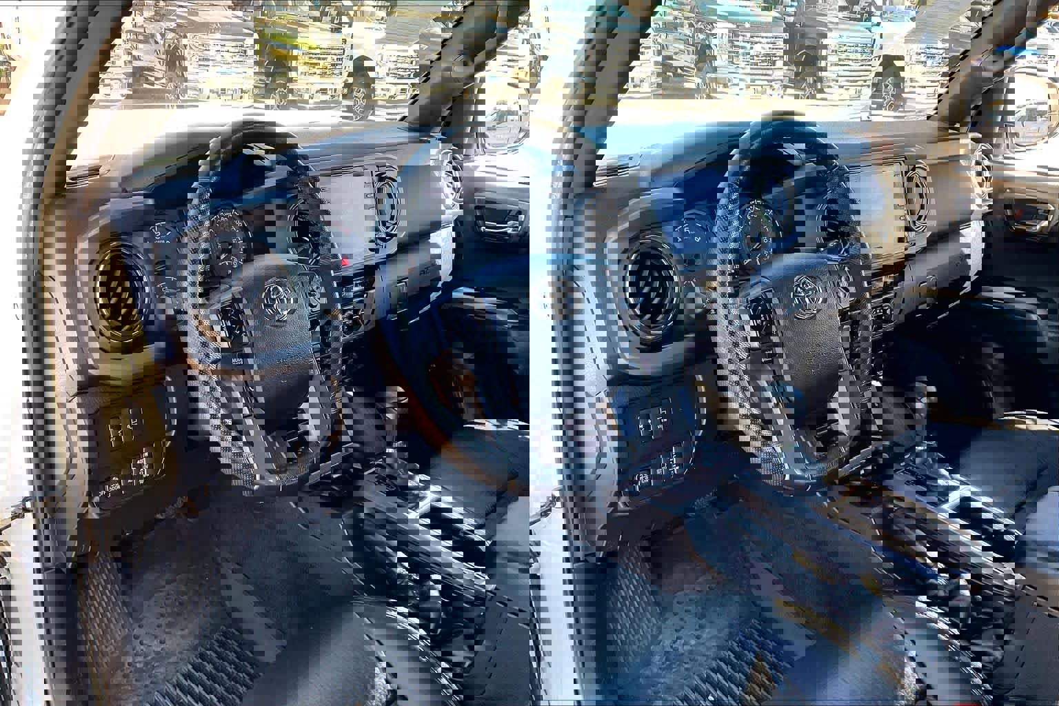 Used 2023 Toyota Tacoma TRD Off-Road image 17