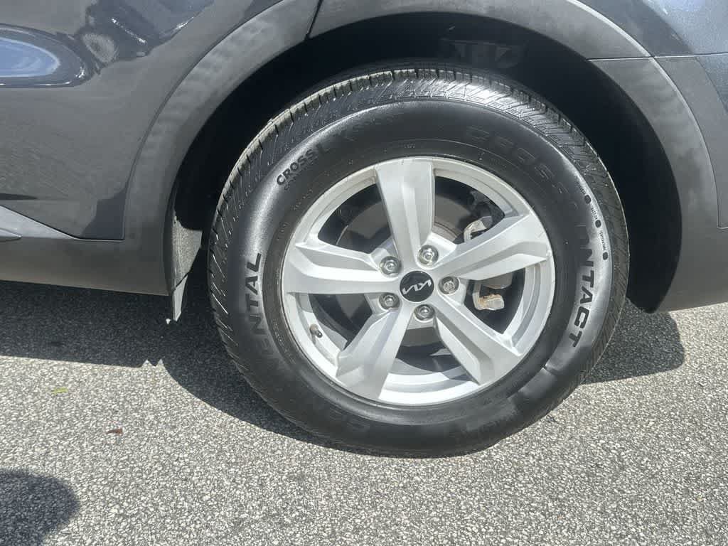 Certified 2023 Kia Sorento LX FWD image 10