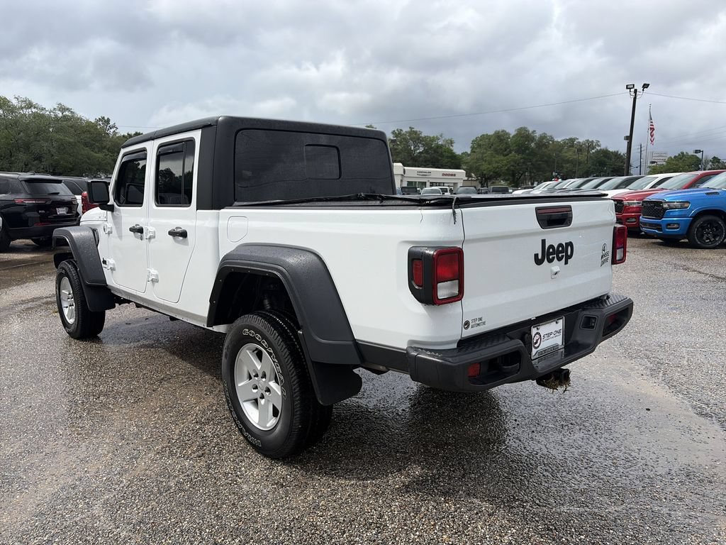 Used 2024 Jeep Gladiator Sport AWD/4WD image 4