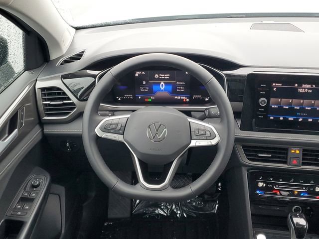 New 2026 Volkswagen Taos SE image 26