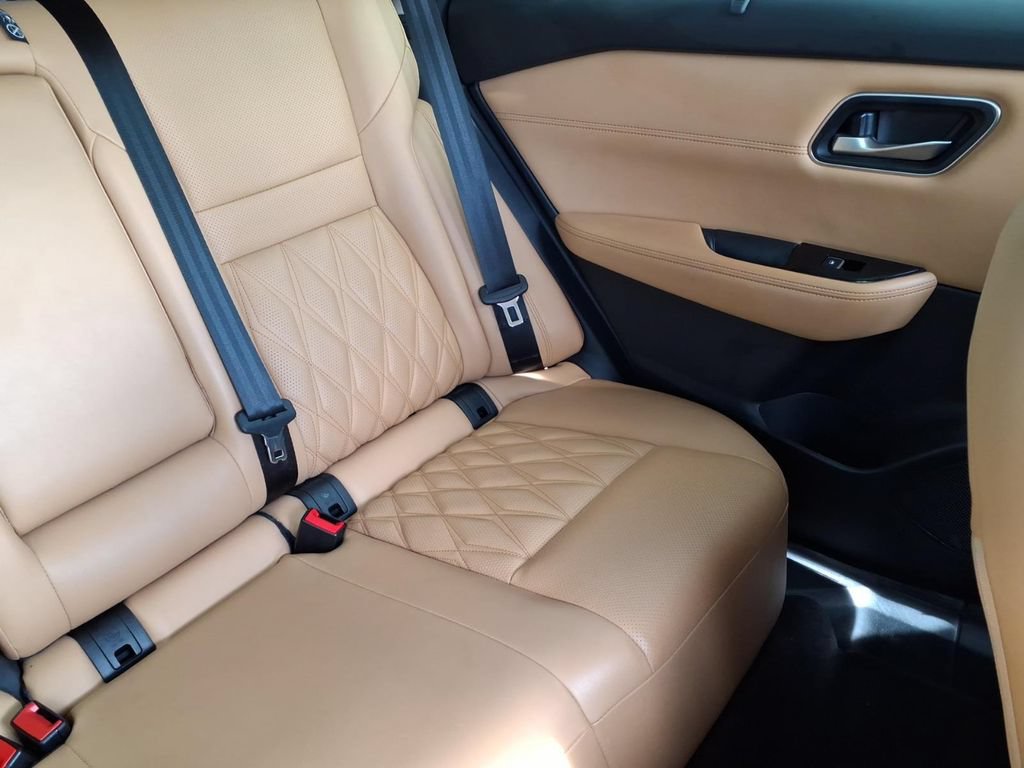 Used 2023 Nissan Rogue Platinum FWD image 18