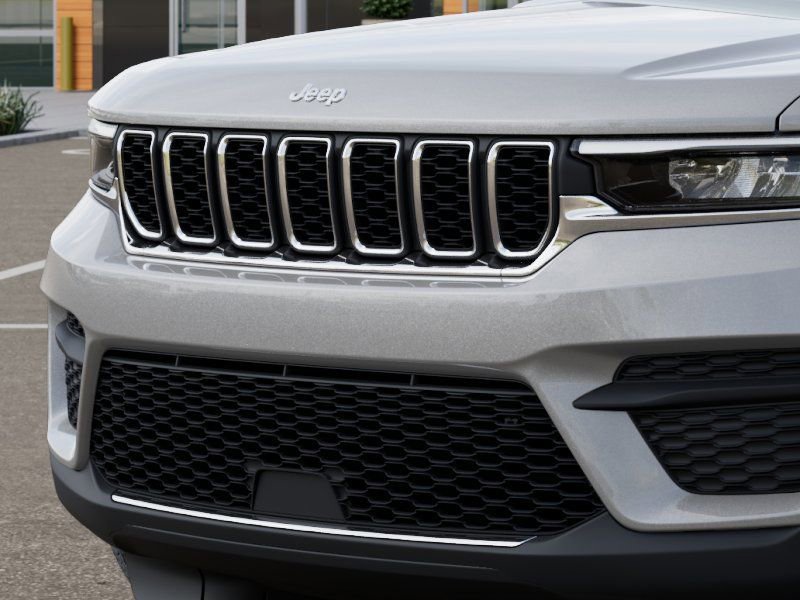 New 2026 Jeep Grand Cherokee Laredo image 11