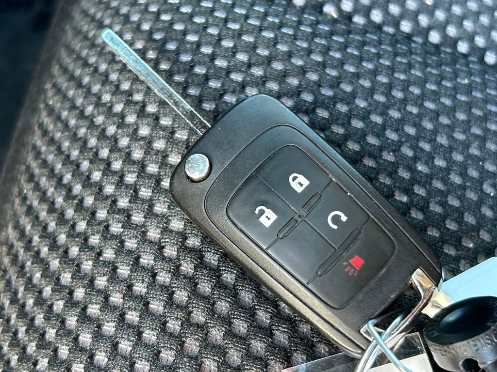 Used 2017 Chevrolet Equinox LT w/ Convenience Package image 34