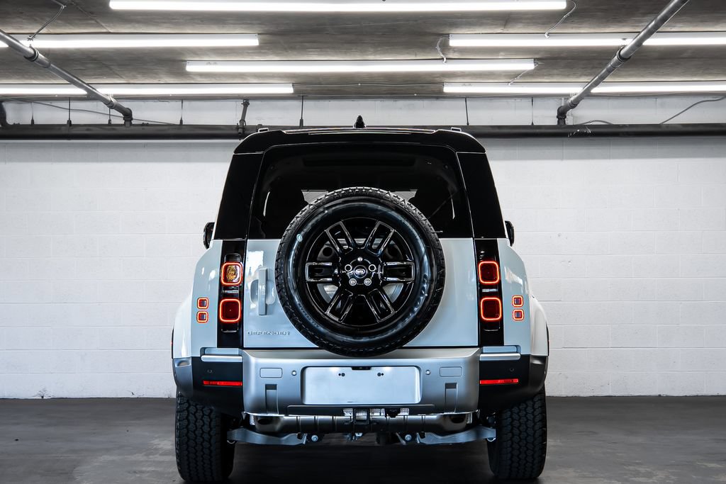 Used 2025 Land Rover Defender 110 S AWD/4WD image 4
