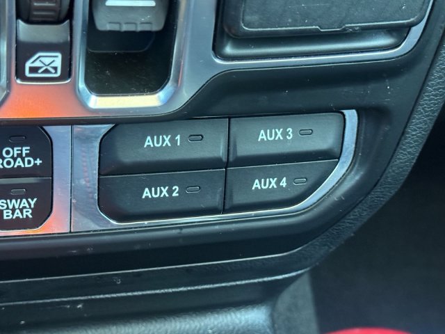 Used 2021 Jeep Gladiator Rubicon AWD/4WD image 25
