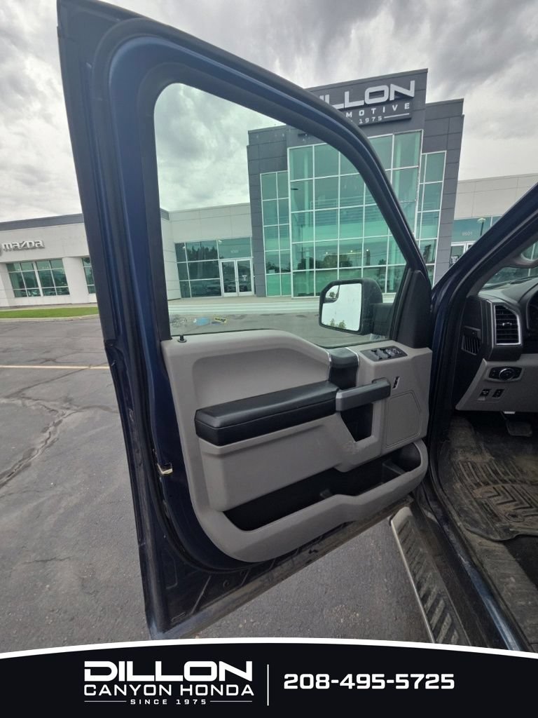 Used 2016 Ford F150 XLT w/ Equipment Group 302A Luxury AWD/4WD image 18