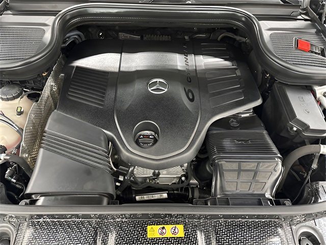 Used 2023 Mercedes-Benz GLS 450 4MATIC image 10