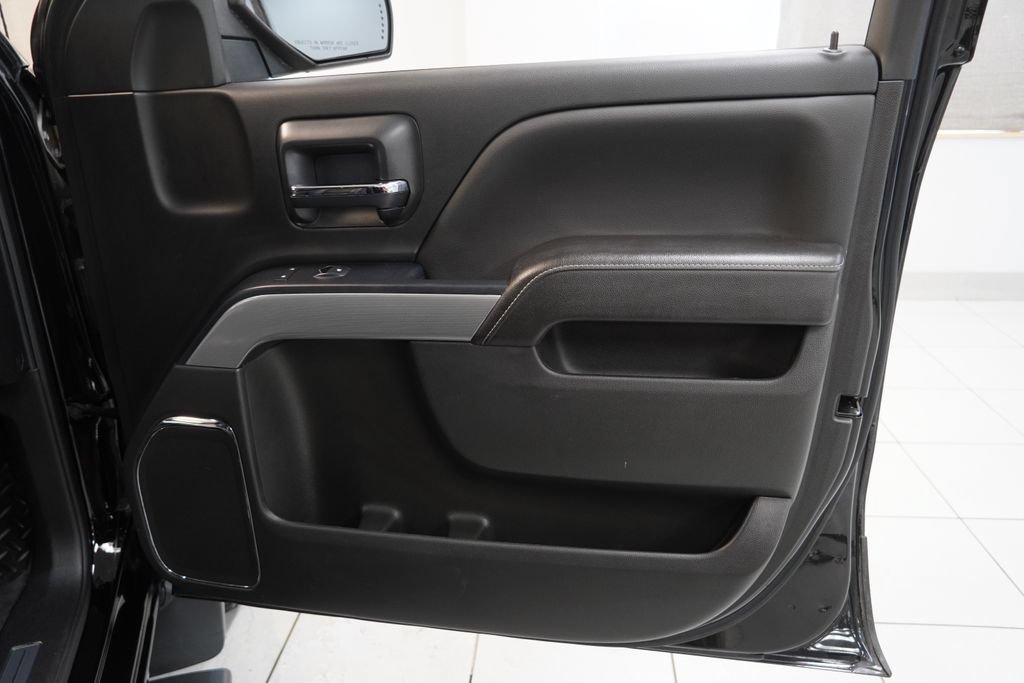 Used 2017 Chevrolet Silverado 1500 LTZ Z71 w/ Midnight Edition AWD/4WD image 32