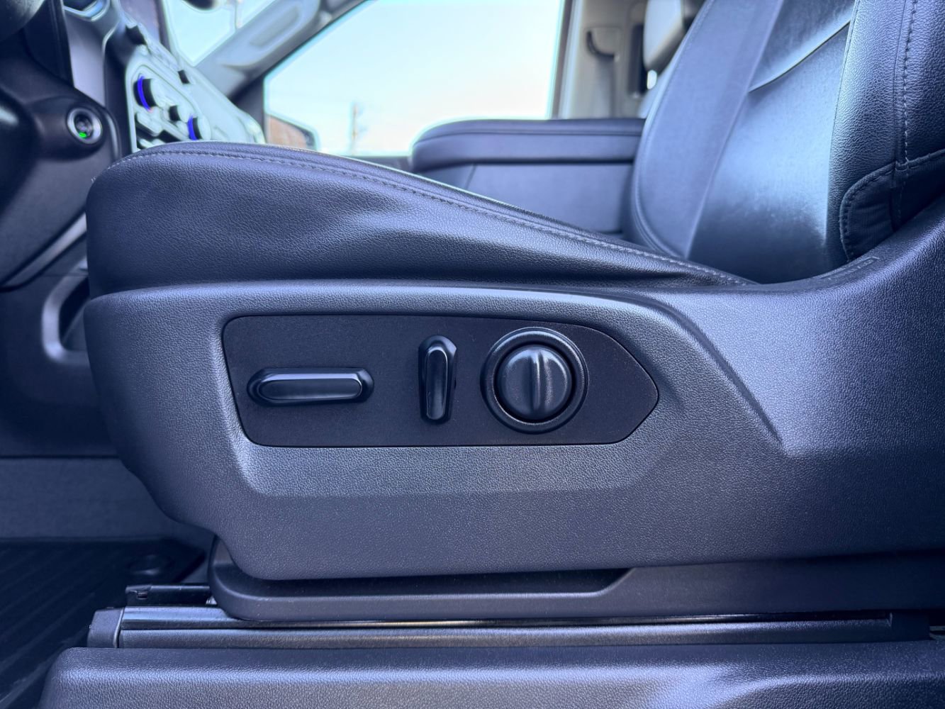 Used 2021 Chevrolet Silverado 1500 RST w/ Convenience Package II AWD/4WD image 19