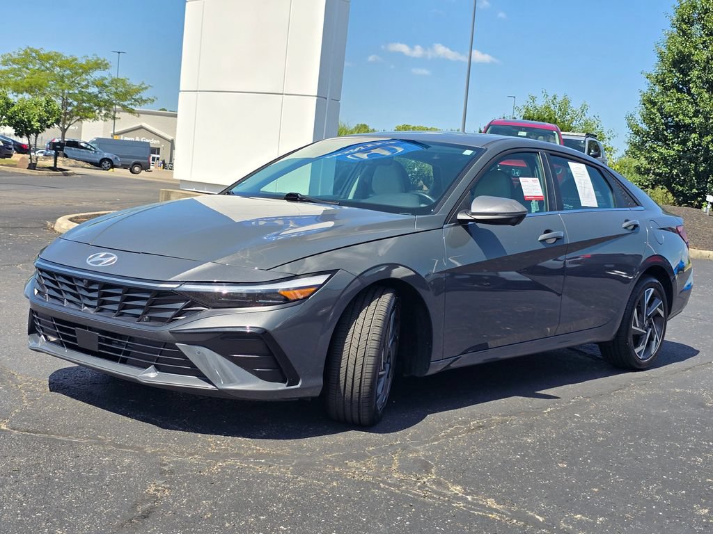 Used 2024 Hyundai Elantra Limited FWD image 4