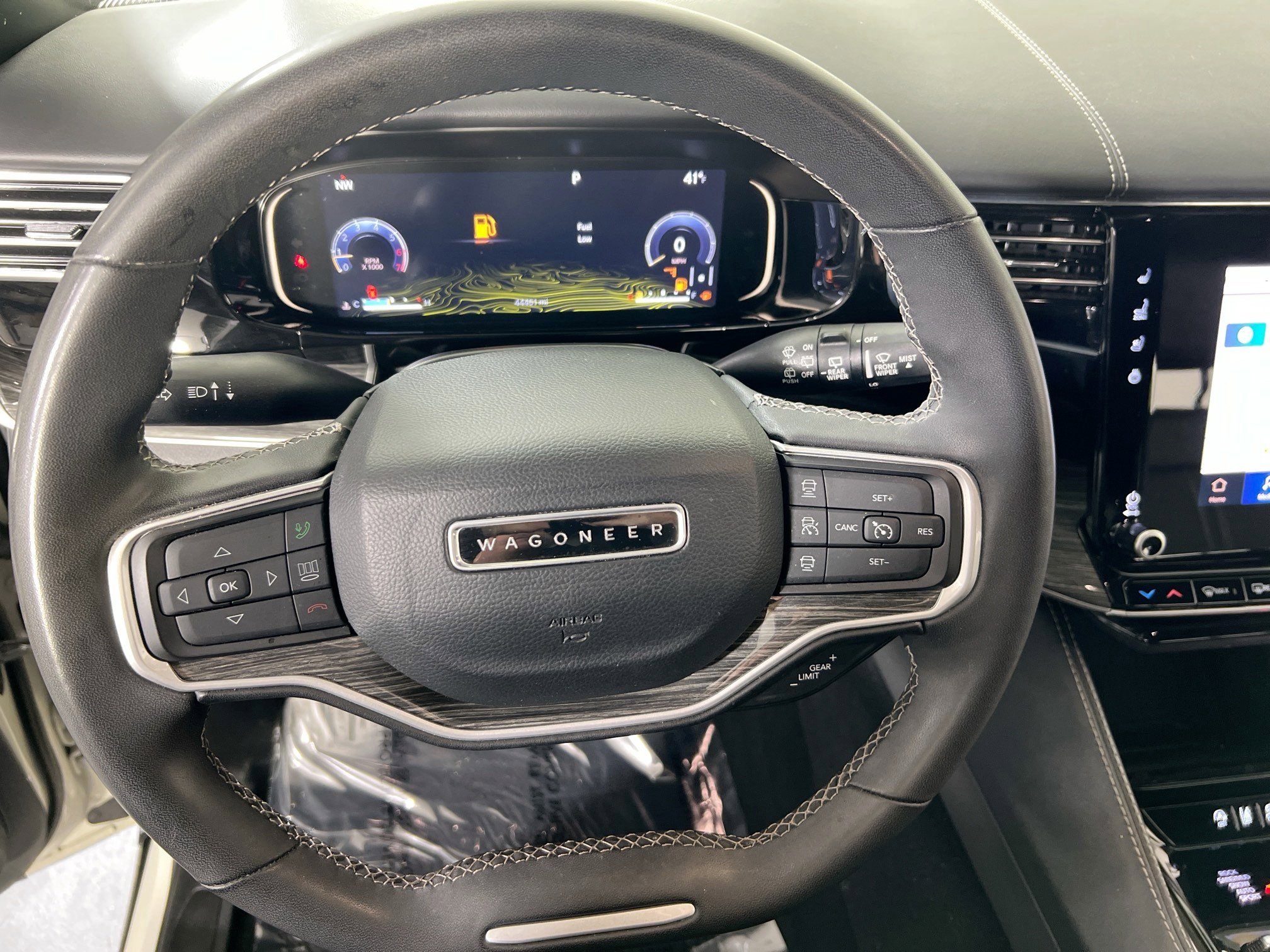 Used 2022 Jeep Wagoneer Series III AWD/4WD image 11