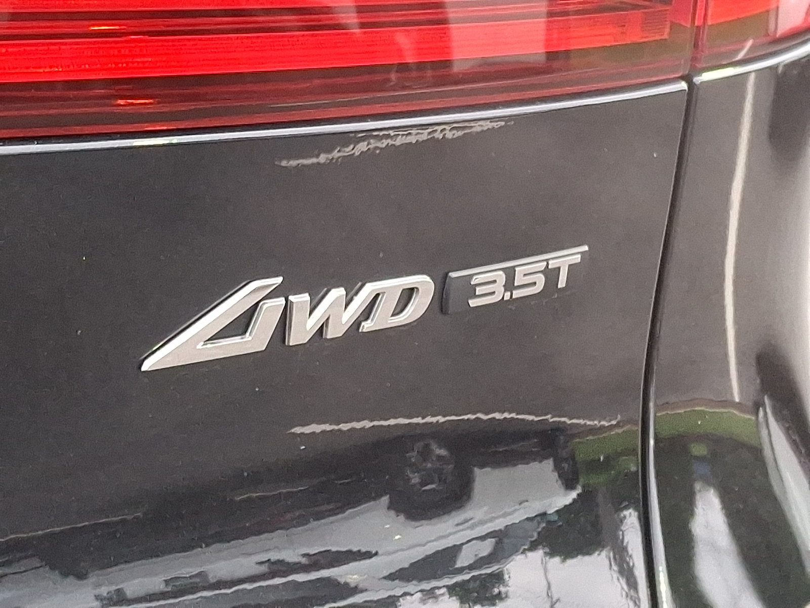 Certified 2025 Genesis GV70 3.5T Sport w/ Sport Prestige Package AWD/4WD image 30