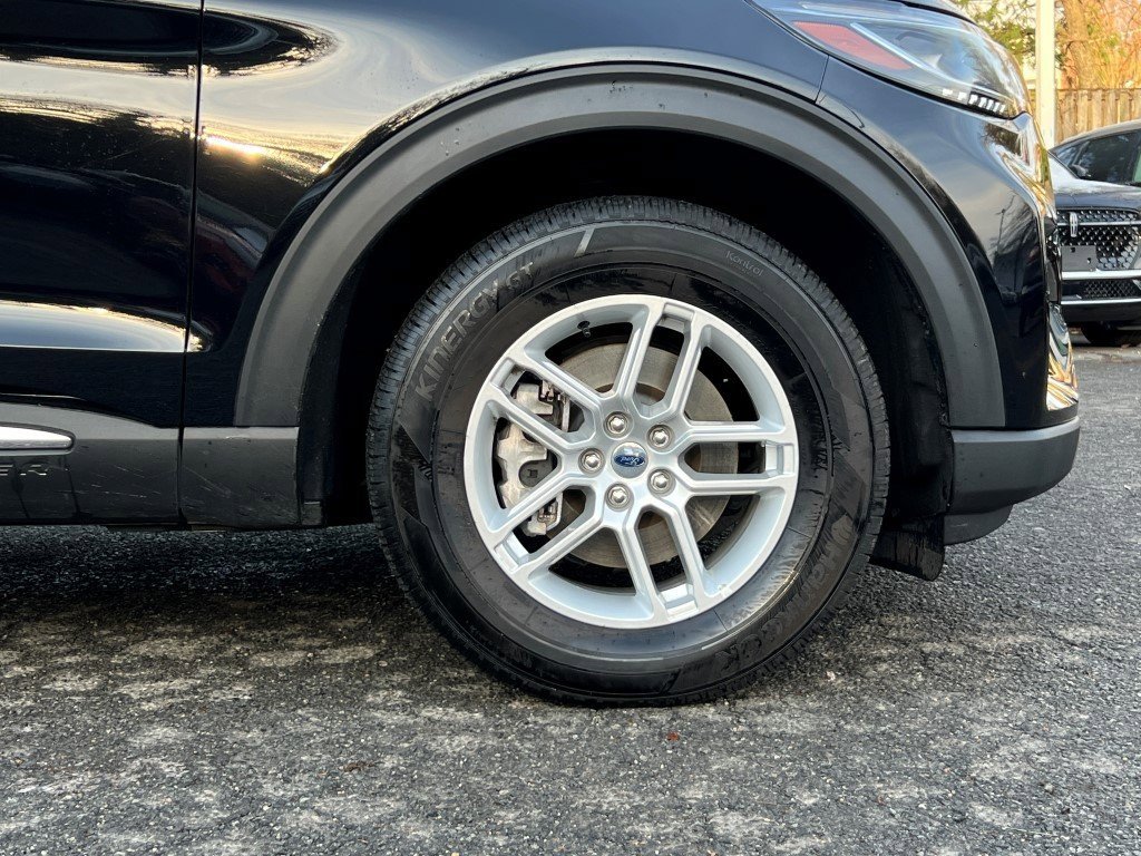 Used 2025 Ford Explorer Active image 8