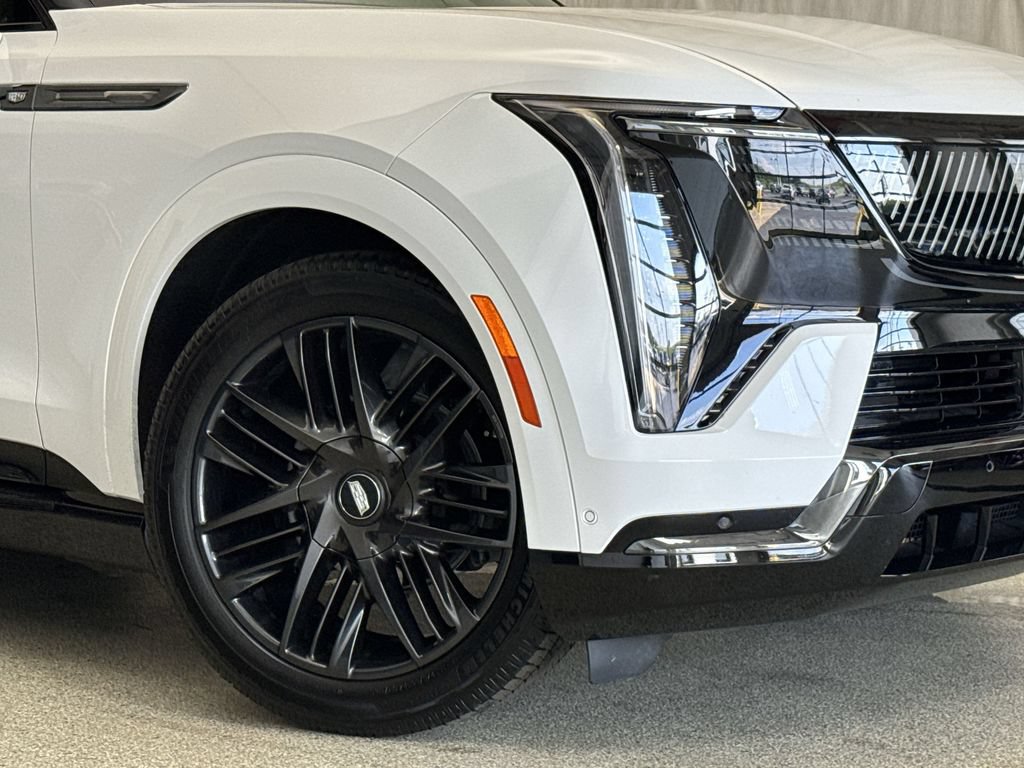 Used 2025 Cadillac Escalade IQ Sport 2 w/ LPO, ONYX Package AWD/4WD image 3