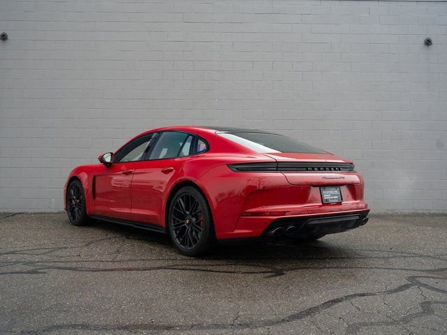 Used 2025 Porsche Panamera GTS image 3
