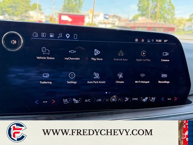 Used 2025 Chevrolet Suburban Premier AWD/4WD image 12