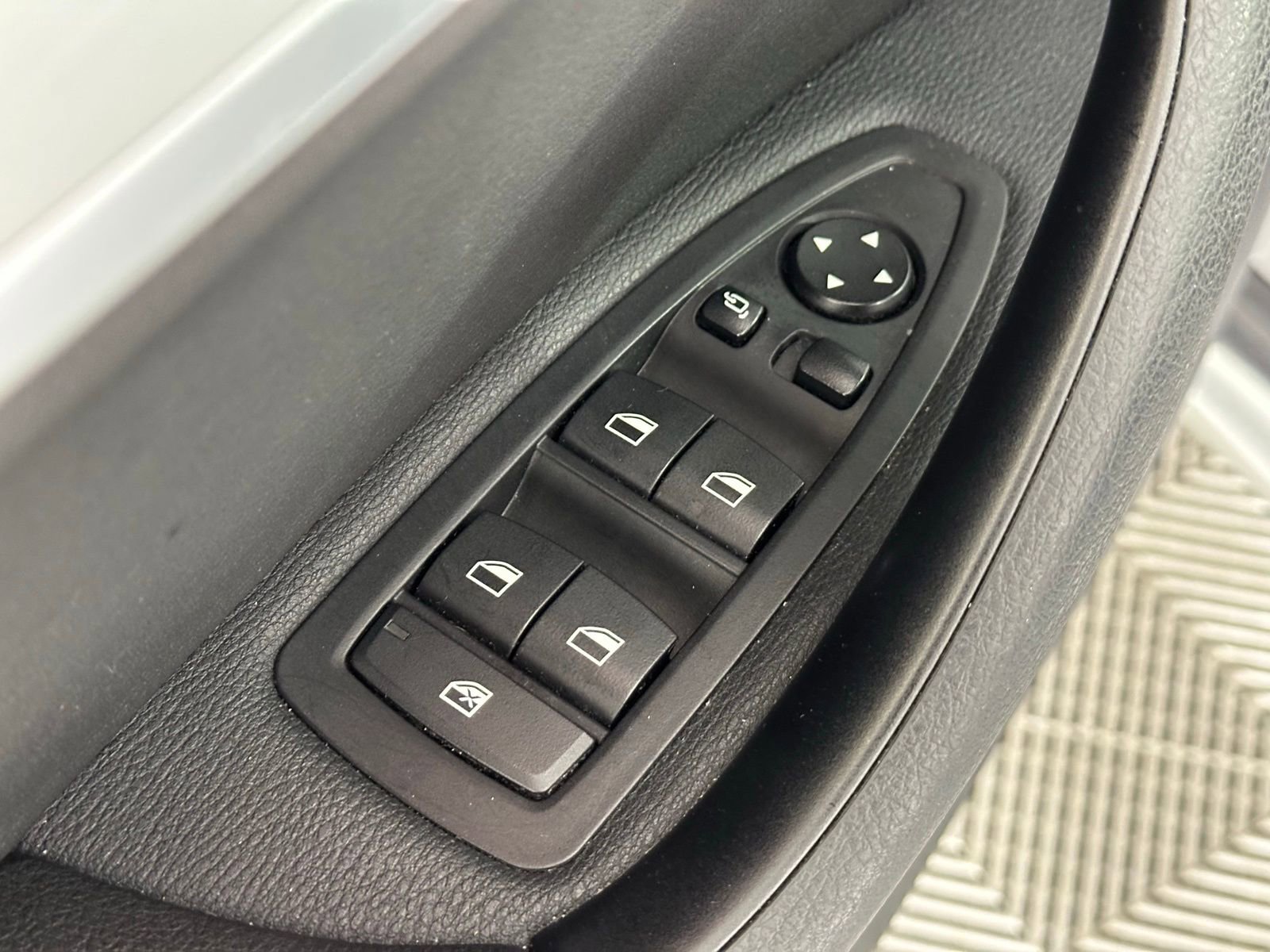 Used 2020 BMW X1 xDrive28i w/ Convenience Package AWD/4WD image 35