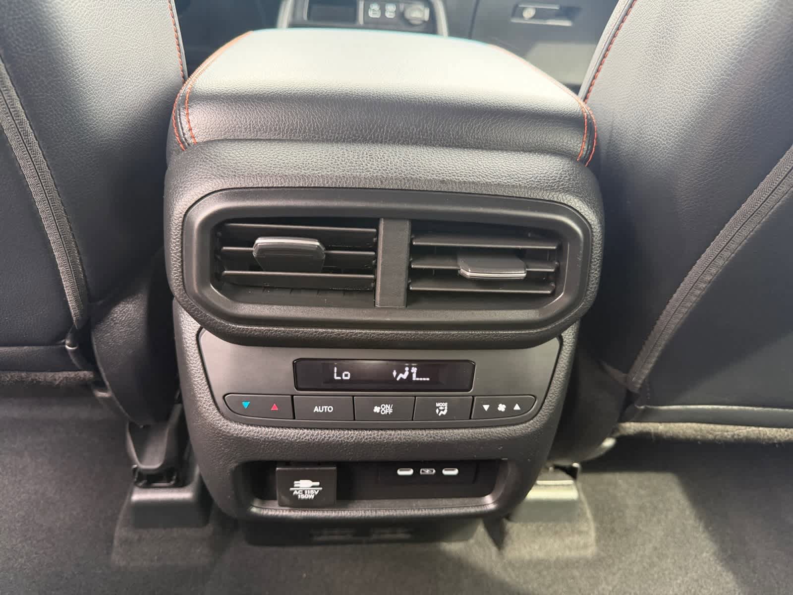 Used 2025 Honda Pilot TrailSport image 15