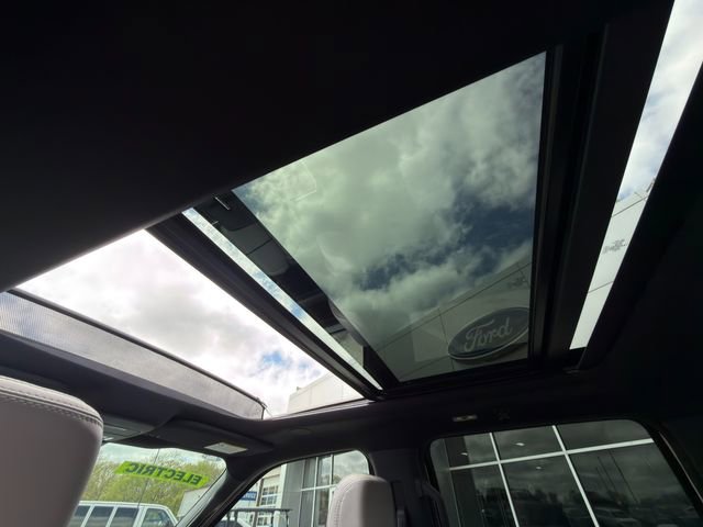 Used 2025 Ford F150 Lightning Platinum AWD/4WD image 20