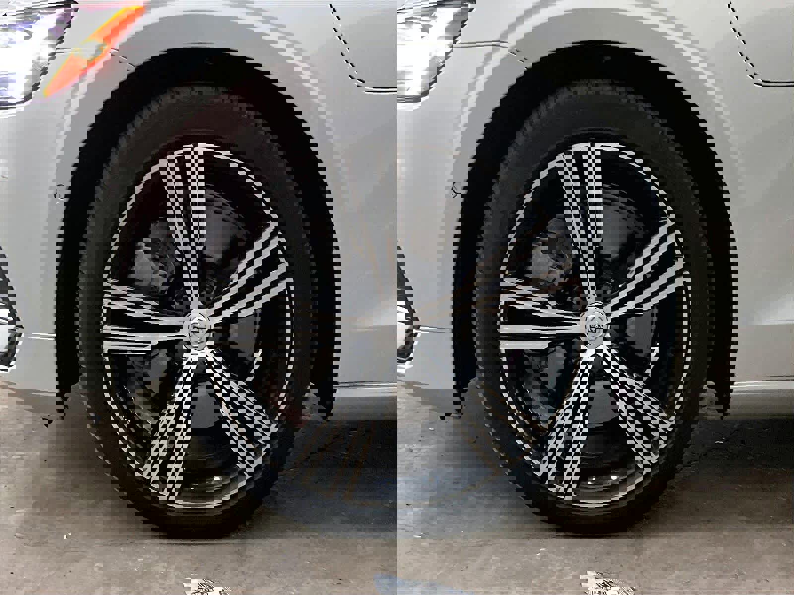 Used 2021 Volvo S60 T8 Inscription image 11