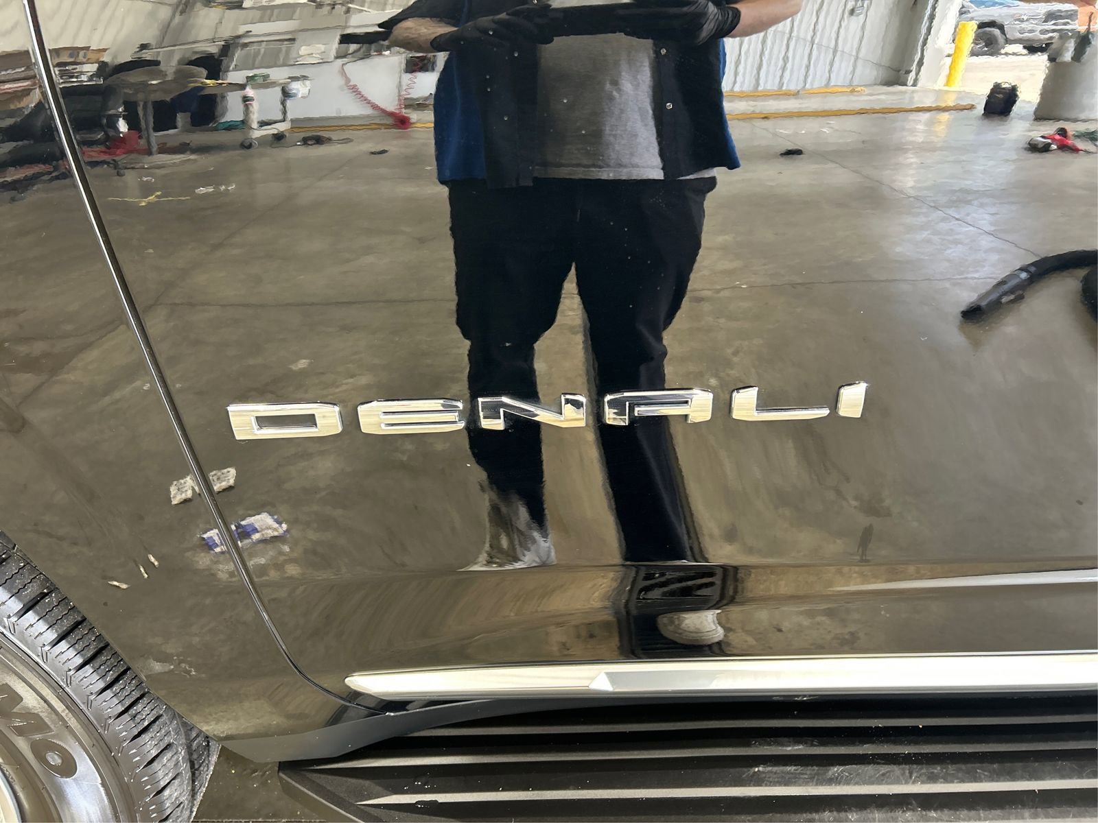 Used 2025 GMC Yukon Denali AWD/4WD image 23