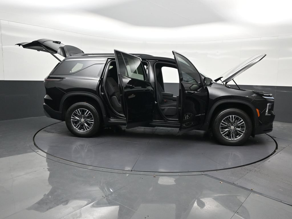 Used 2026 Chevrolet Traverse LT FWD image 35