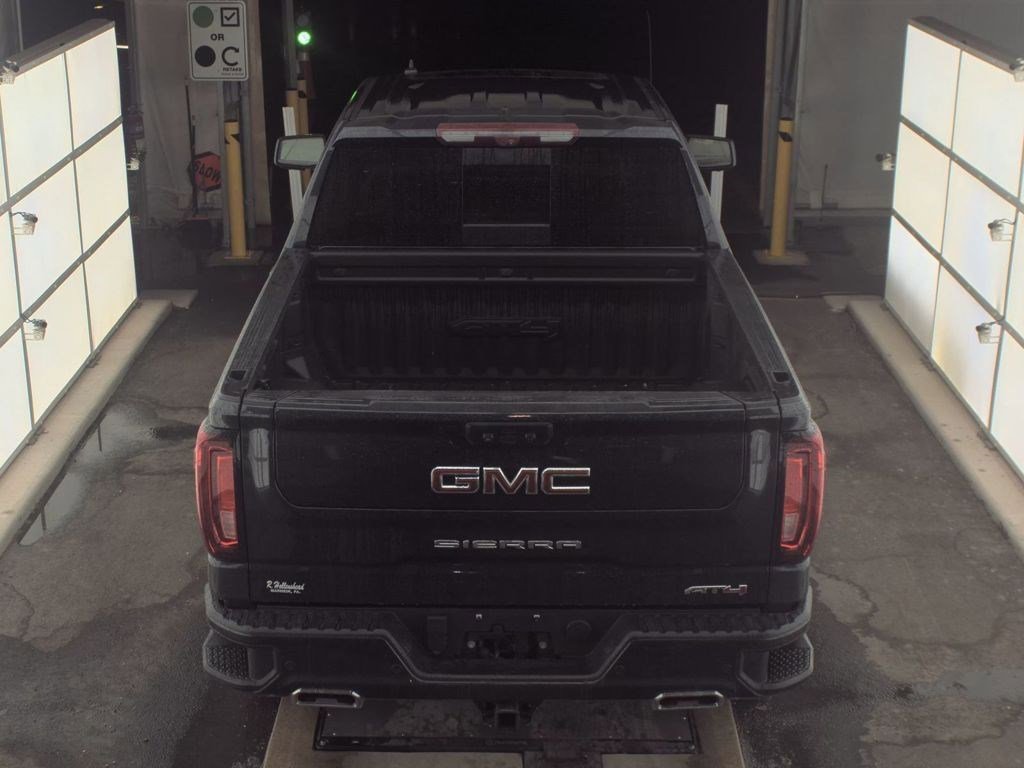 Used 2023 GMC Sierra 1500 AT4 w/ AT4 Premium Package AWD/4WD image 9