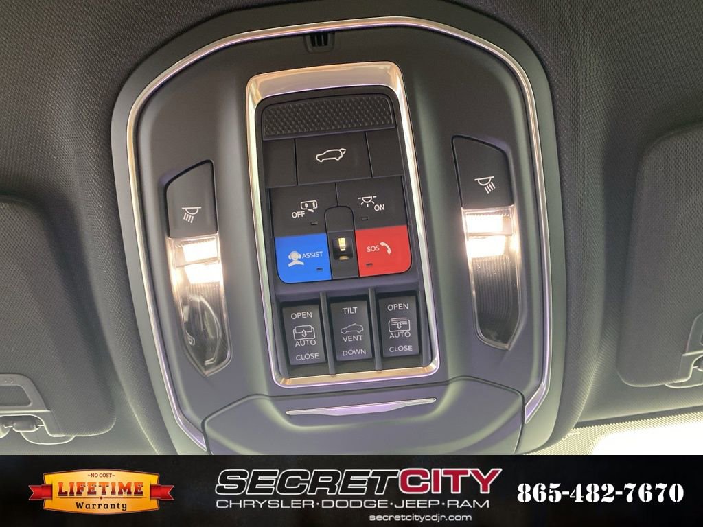 New 2025 Jeep Grand Cherokee Limited w/ Black Appearance Package image 22