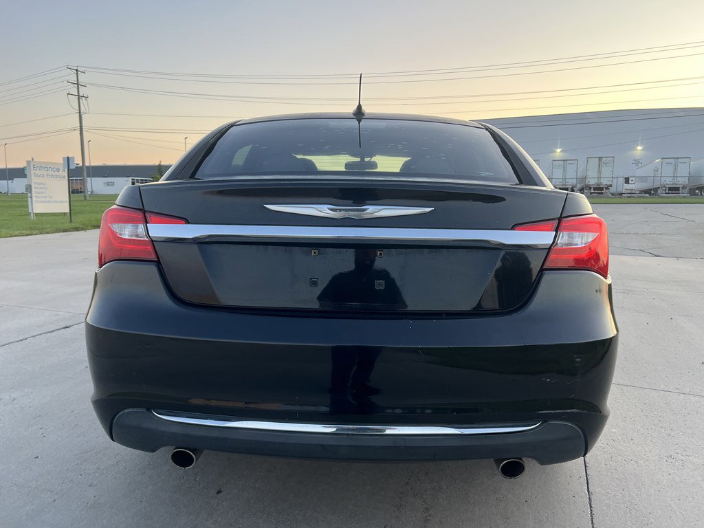 Used 2012 Chrysler 200 Limited image 4
