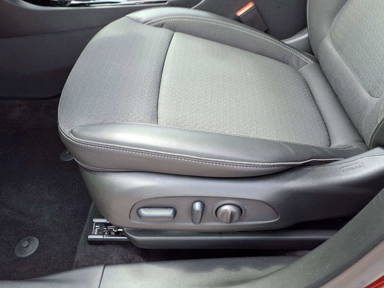 Used 2023 Buick Encore GX Select w/ Sport Touring Package image 28