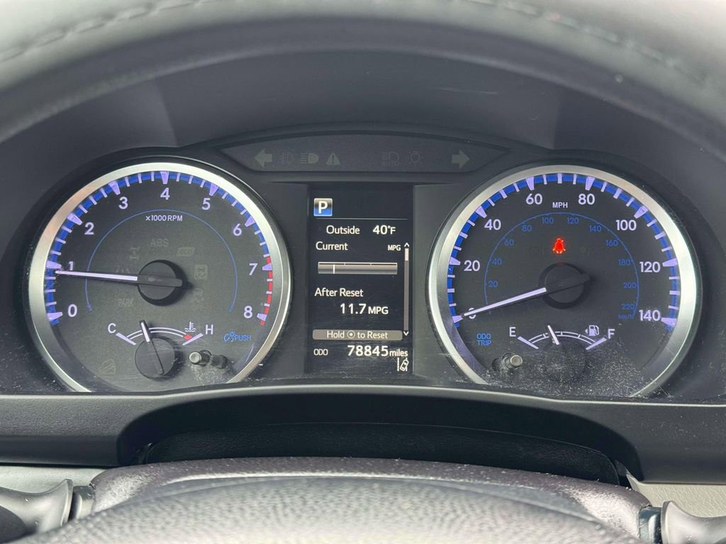 Used 2019 Toyota Highlander LE image 24