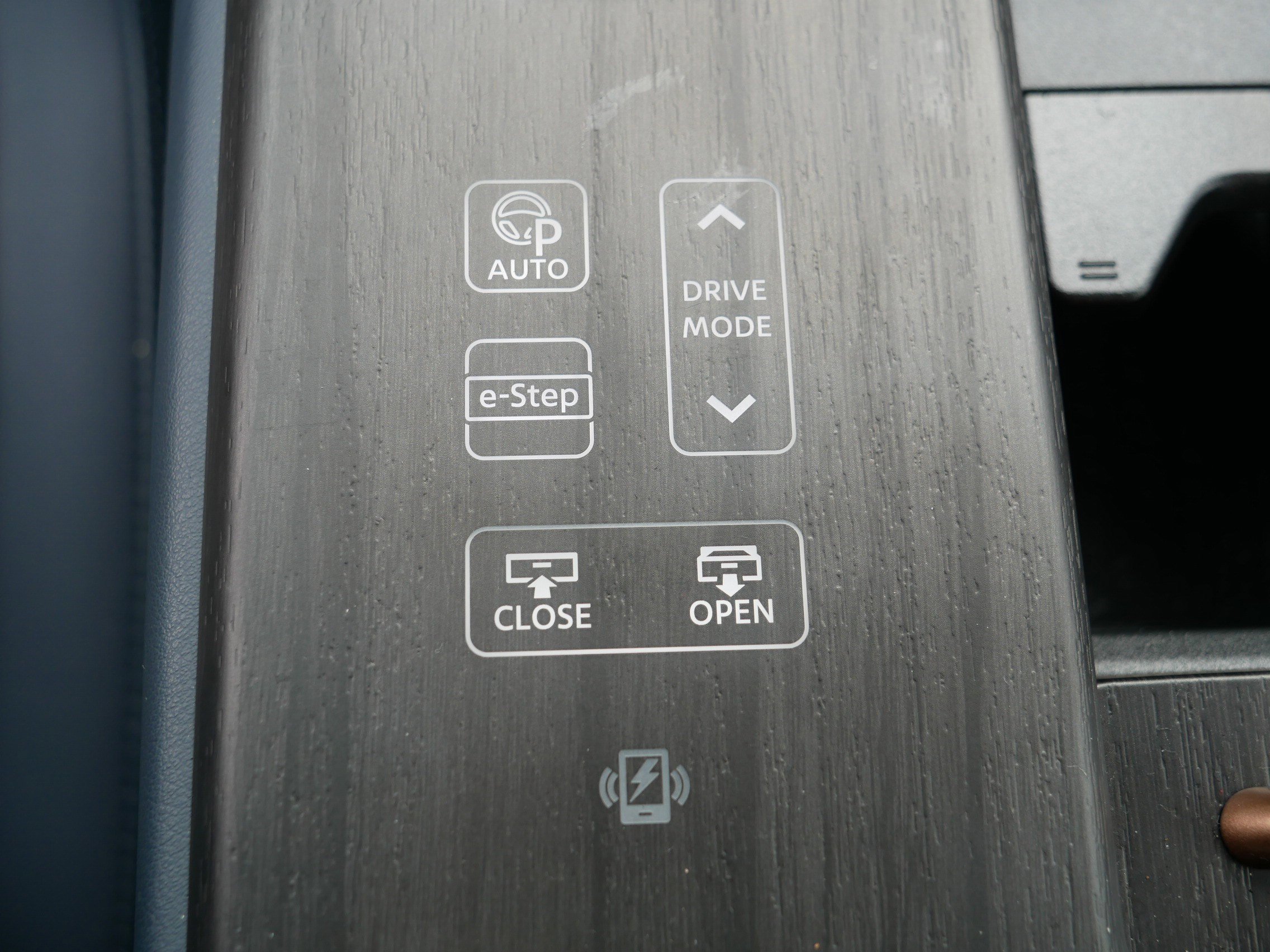 Certified 2023 Nissan Ariya AWD/4WD image 31