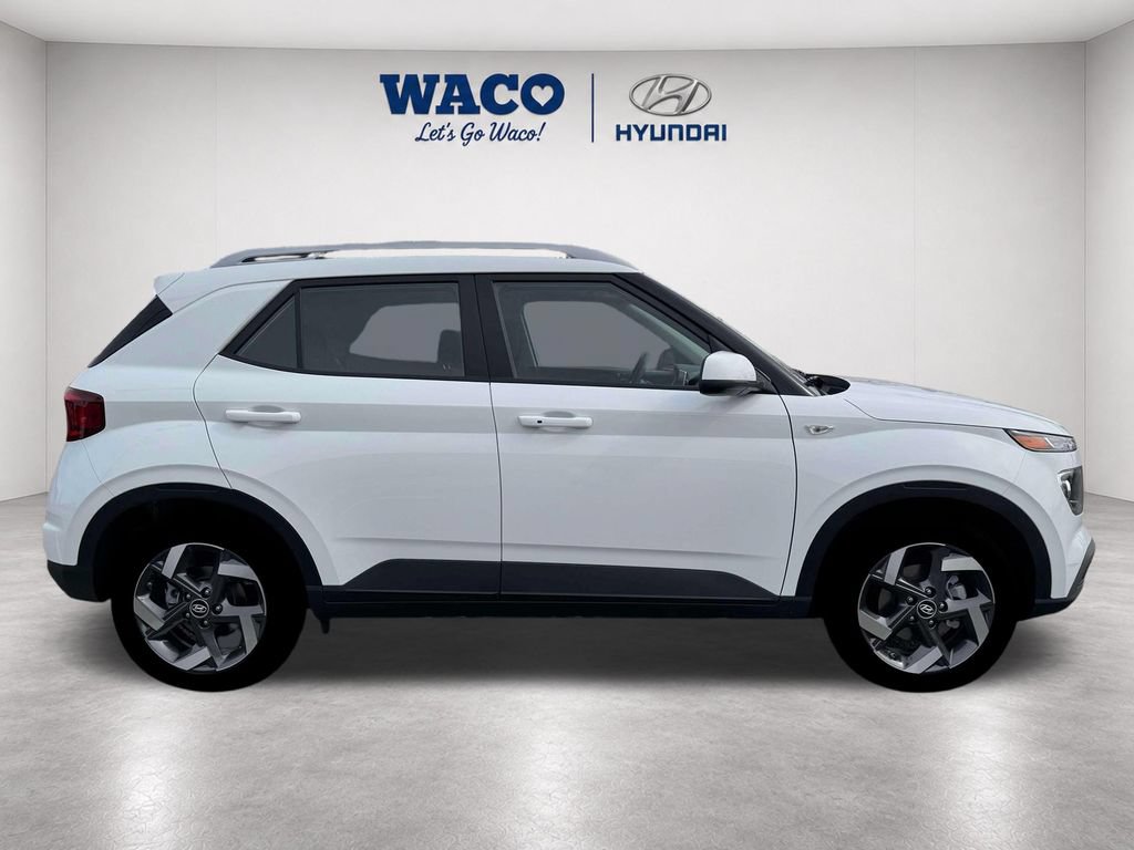 Used 2026 Hyundai Venue SEL FWD image 11