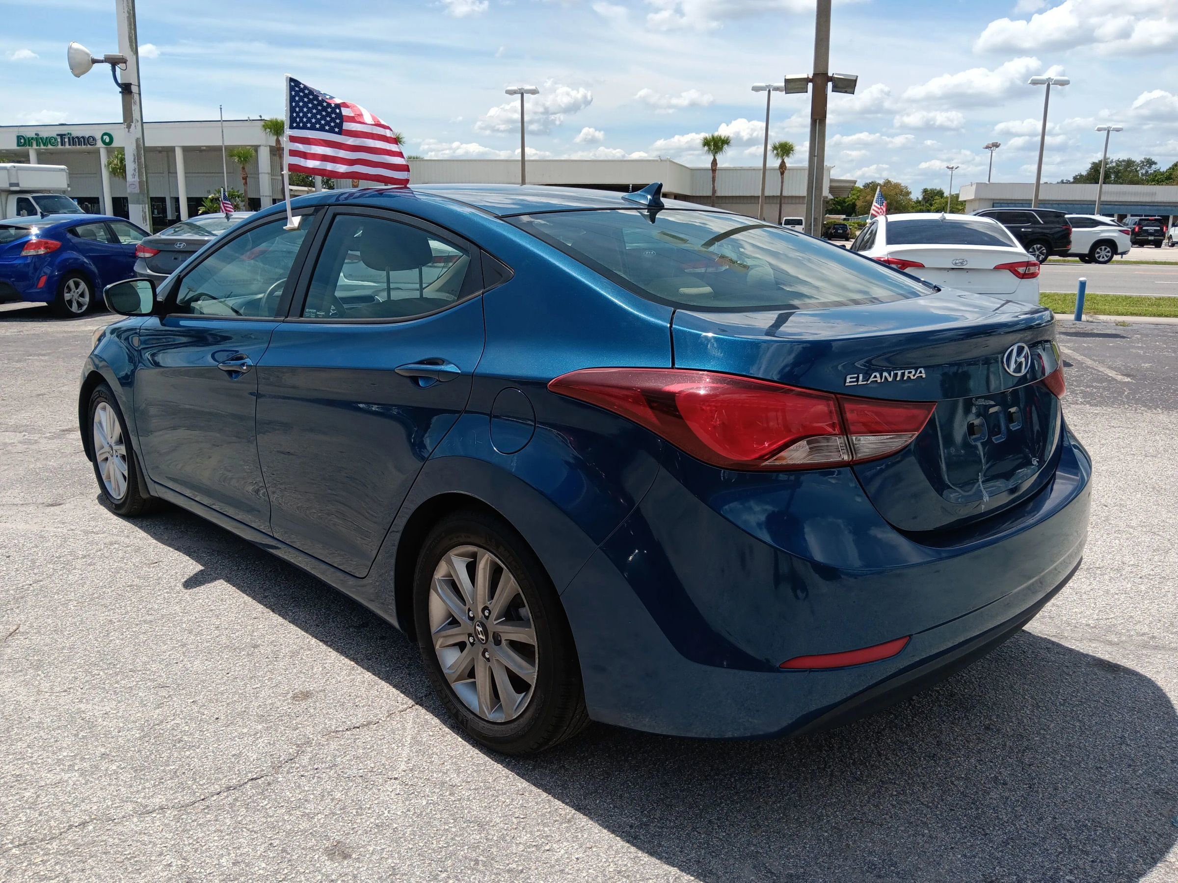 Used 2016 Hyundai Elantra SE w/ Option Group 02 FWD image 4