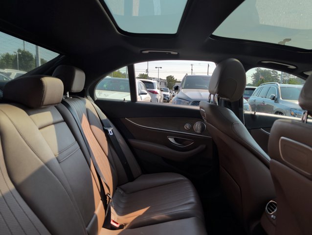 Used 2018 Mercedes-Benz E 300 image 19