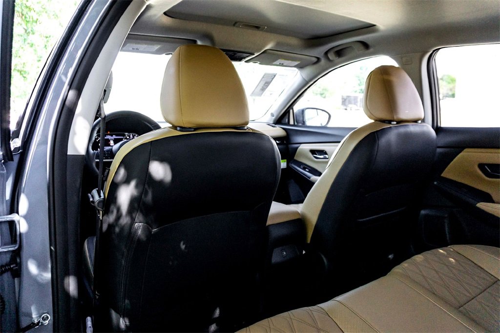 New 2025 Nissan Sentra SV w/ SV Premium Package image 21