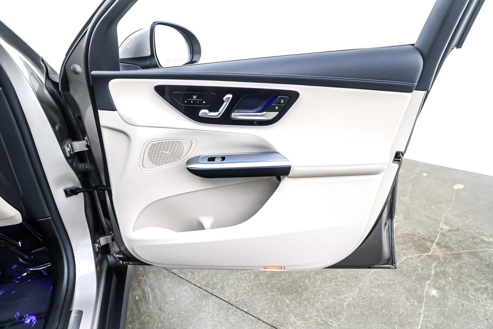 Certified 2023 Mercedes-Benz GLC 300 image 25