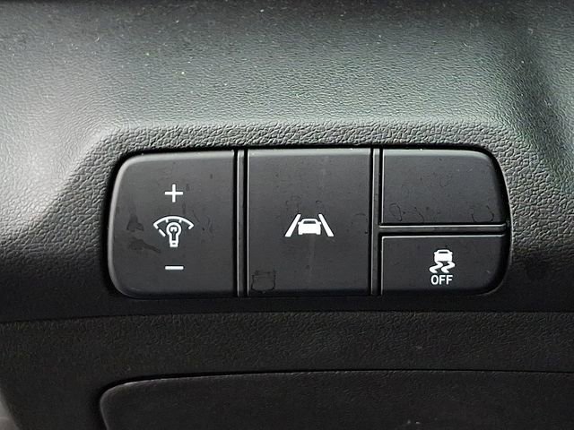 Used 2023 Hyundai Elantra Limited image 26