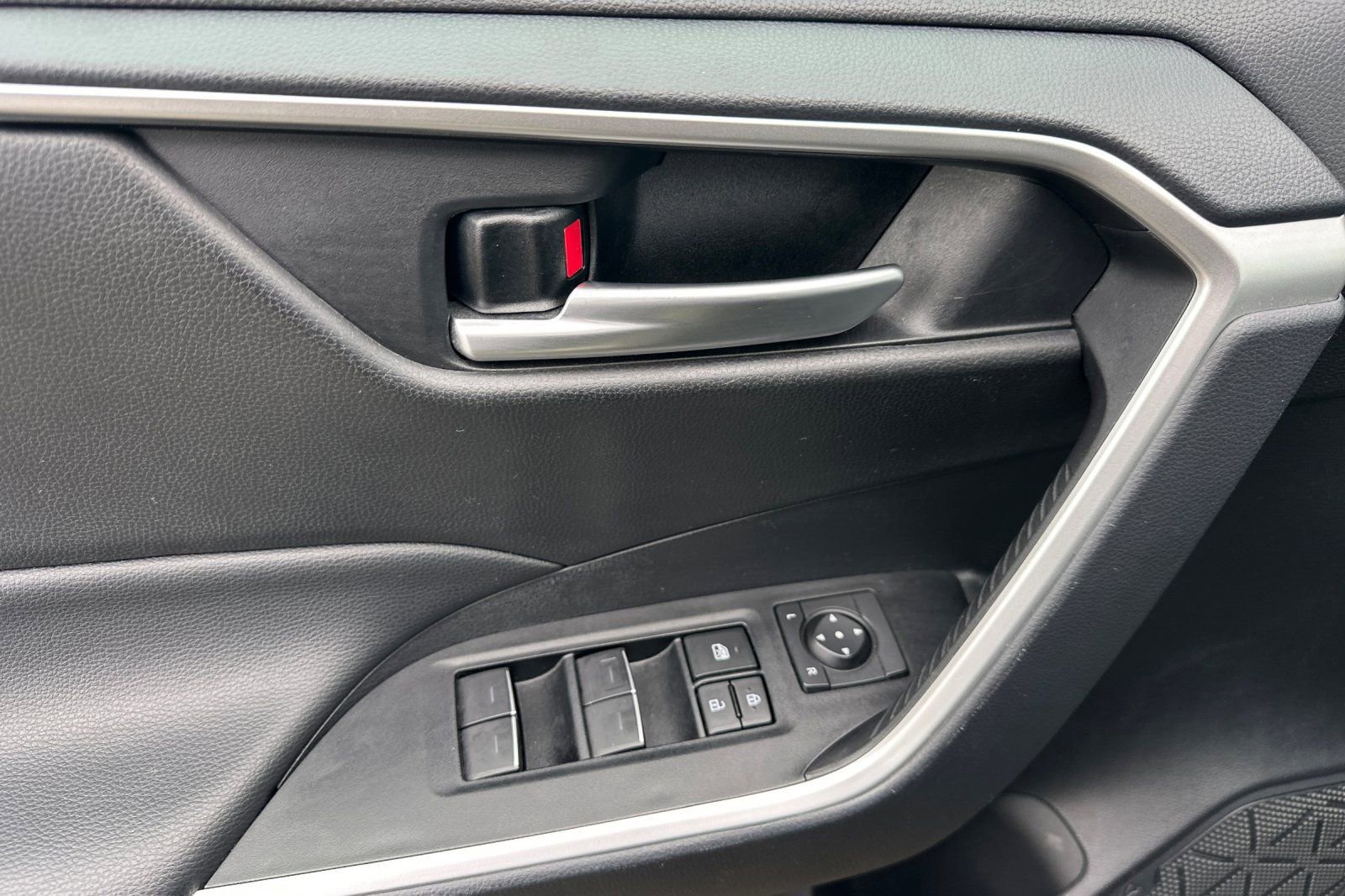 Certified 2025 Toyota RAV4 XLE image 12