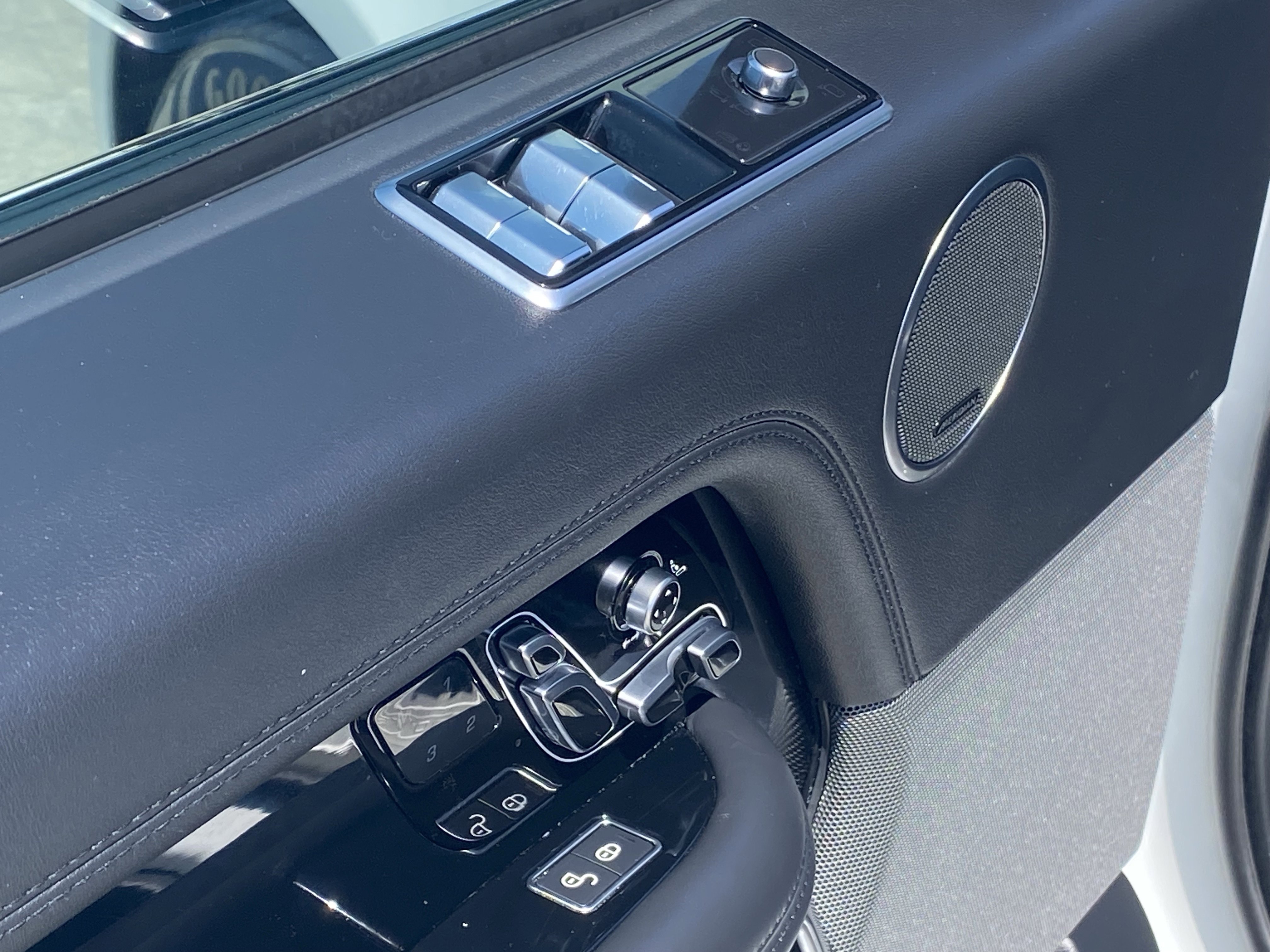 Used 2019 Land Rover Range Rover HSE AWD/4WD image 30