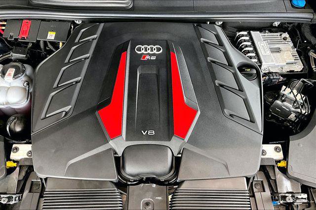 Certified 2025 Audi RS Q8 performance AWD/4WD image 31