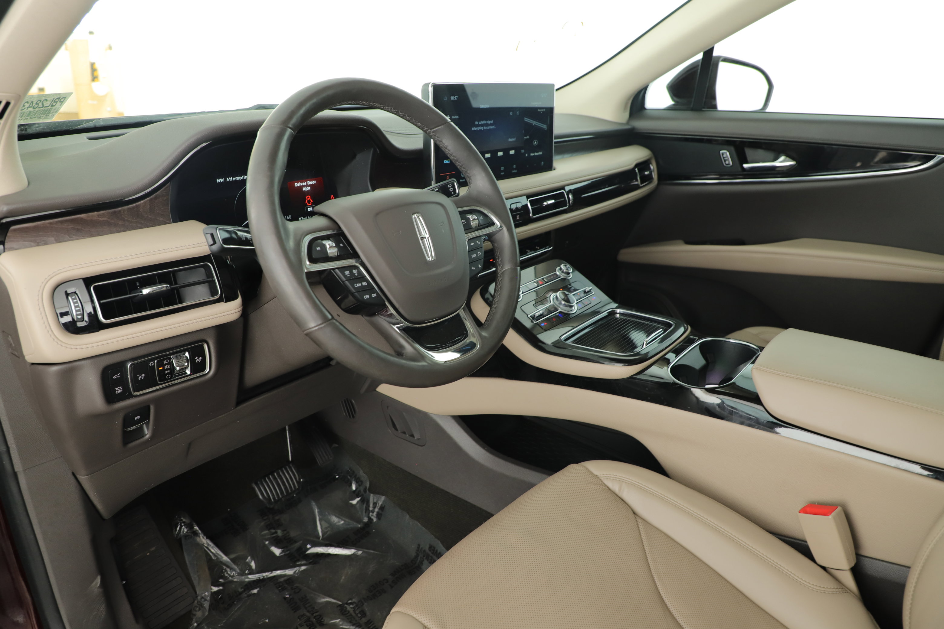 Used 2023 Lincoln Nautilus Reserve AWD/4WD image 8