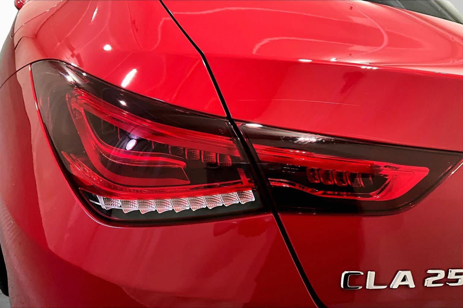 Used 2020 Mercedes-Benz CLA 250 4MATIC image 27