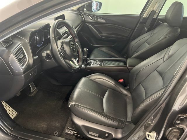 Used 2018 MAZDA MAZDA3 Grand Touring w/ Premium Equipment Package FWD image 8