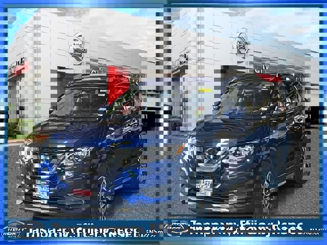 Used 2019 Nissan Rogue SV w/ Premium Package image 4