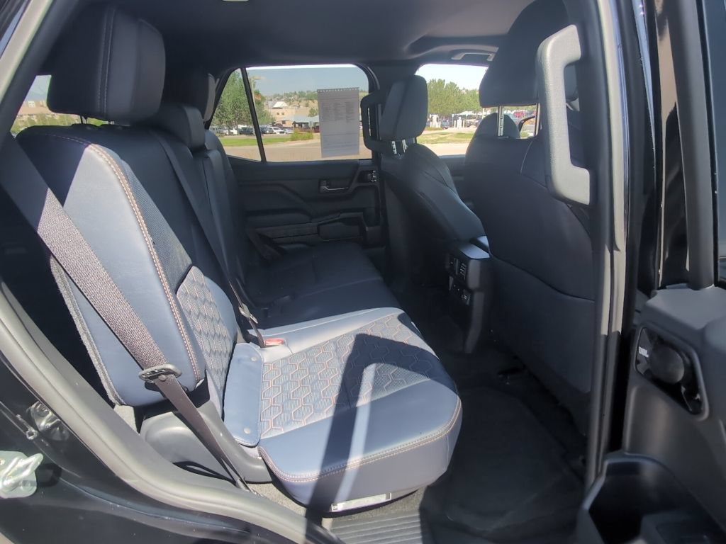 Used 2025 Toyota 4Runner Platinum AWD/4WD image 28